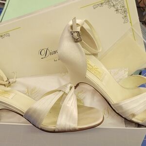 Diane Lynn by Saugus Shoe White Silk 7B